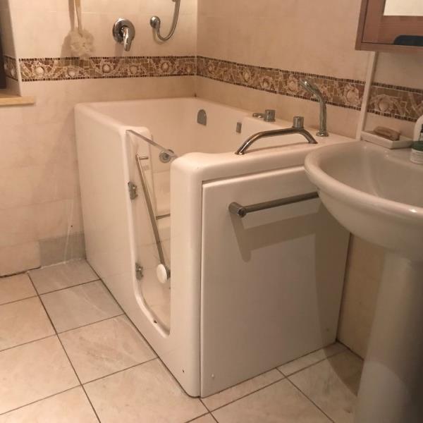 vasca da bagno per anziani