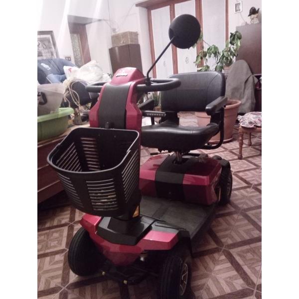 Scooter elettrico per anziani e disabili