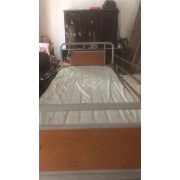 Letto elettrico per anziani o disabili 