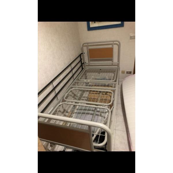 Letto ortopedico con sponda 