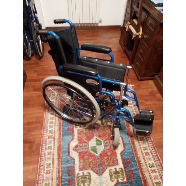 SEDIA A ROTELLE Marca Medi4Care modello Rehalife Double