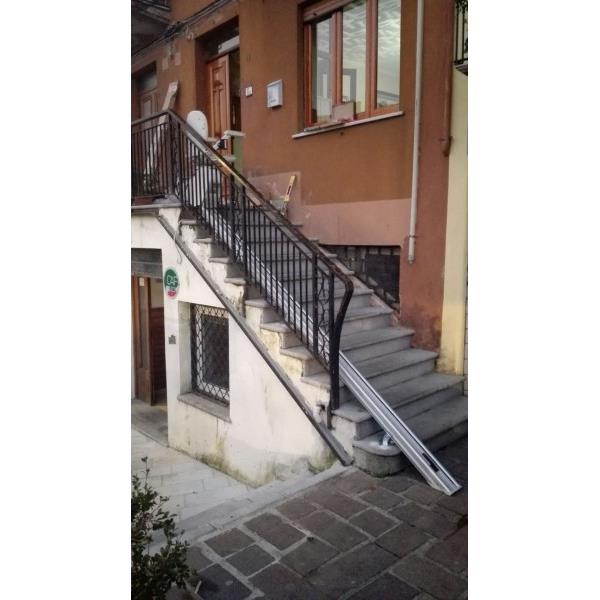 Montascale acorn per esterno