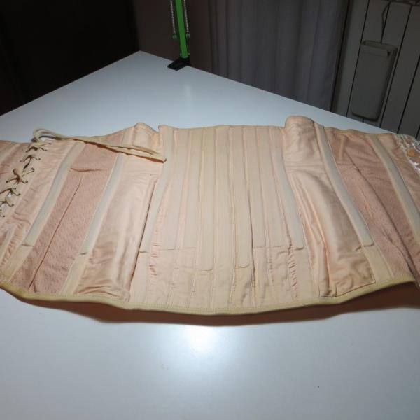 corsetto con stecche