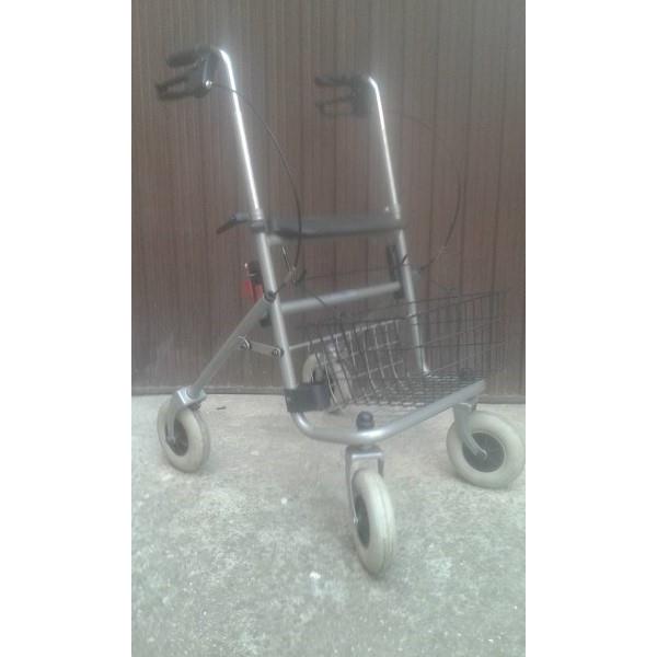 ROLLATOR - DEAMBULATORE