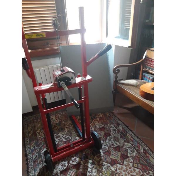Monta scale manuale capacità 150kg elevazione 1,9mt come