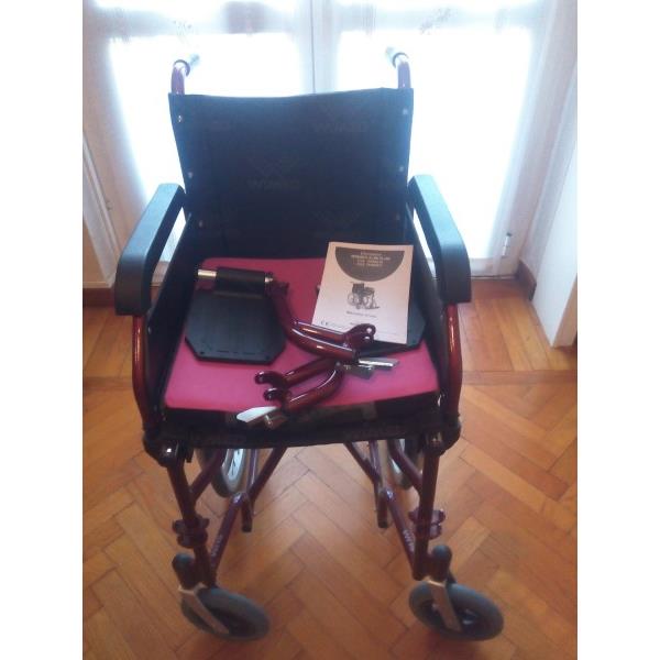 Vendo carrozzina Wimed slim plus