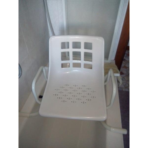 Vendo sedile girevole per vasca da bagno