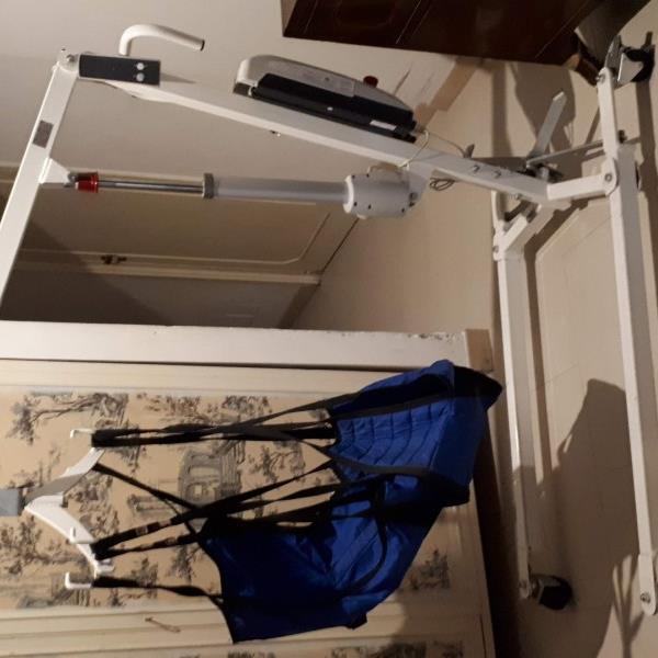 SOLLEVATORE PER DISABILI ELETTRICO CON IMBRAGATURA,  