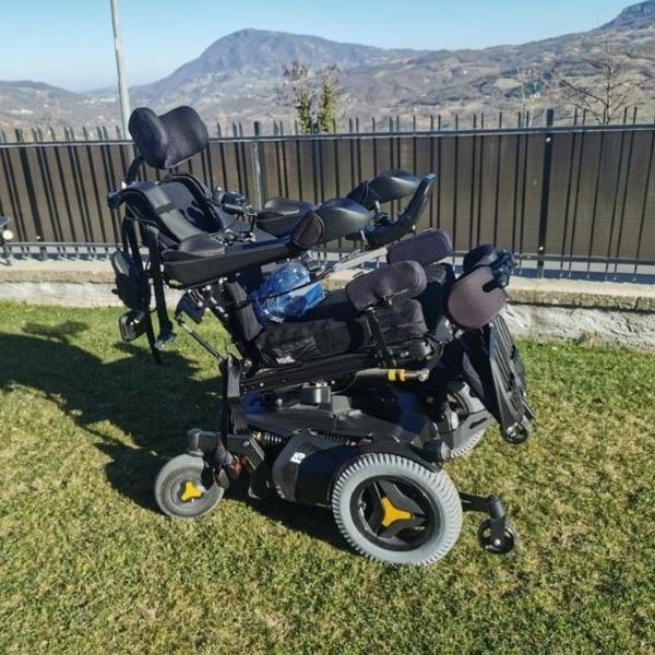 CARROZZINA ELETTRICA PERMOBIL F5 VS  VERTICALIZZANTE  2017