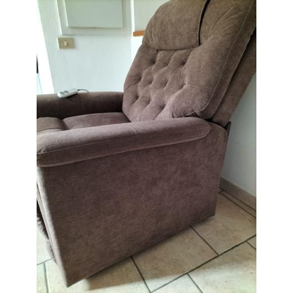 Poltrona alza persone  elettrica 