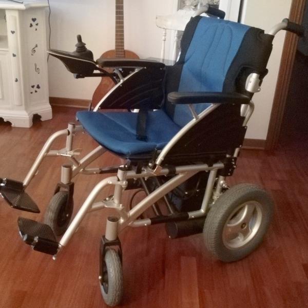 Carrozzina seminuova con joystick