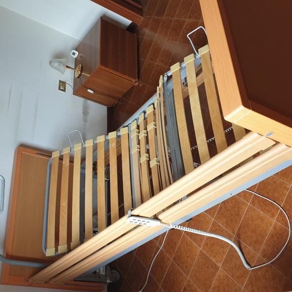 LETTINO OSPEDALIERO  ELETTRICO PER DISABILI