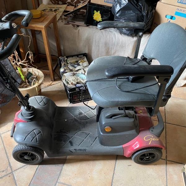 Scooter elettrico quattro ruote