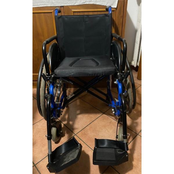 Carrozzina disabili pieghevole con ruote grandi