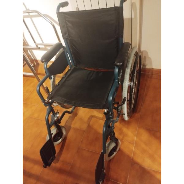 SEDIA A ROTELLE PIEGHEVOLE