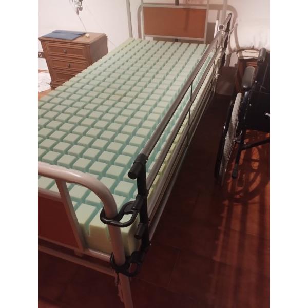 LETTO OSPEDALIERO ELETTRICO